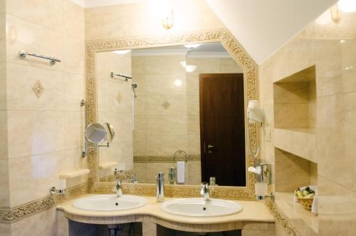 Hotel Dorottya - image 10