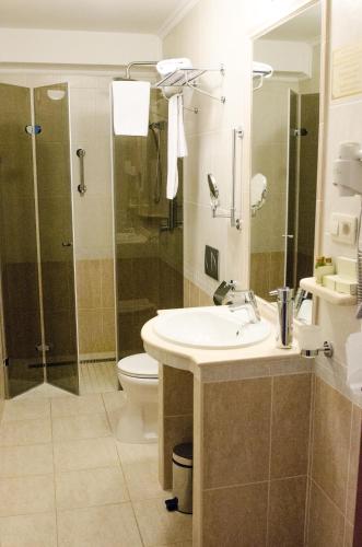 Hotel Dorottya - main image