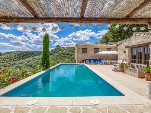 Attractive Villa in Montefrio with Private Pool - Accommodation - Montefrío
