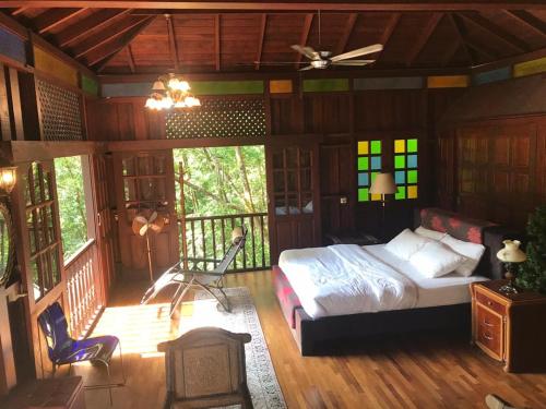 Lowinski Lodge