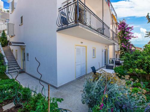  Beautiful Apartment In Drage With Private Terrace in Drage