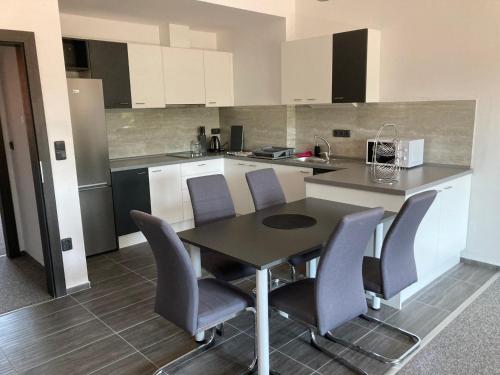 Kitchen, Apartmany Grasel in Jindrichuv Hradec