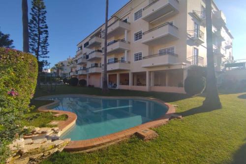 "Quinta da Praia" by LTS - 2F in Torralta