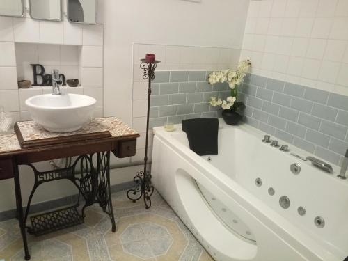 Laon'Vie ! Appartement privé avec bain balnéo photo 22