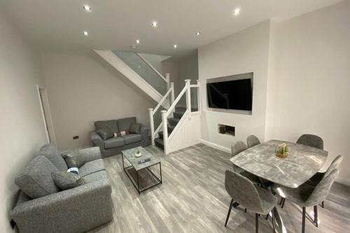 DYSA Waterloo Suite 2