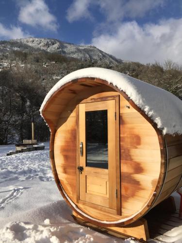 Sauna, Les MARMOTTES pour 12 avec bain nordique privatif in Lourdes City Center