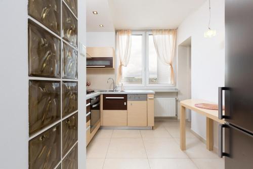 Apartments Warsaw Niecala Noclegi Renters - image 9