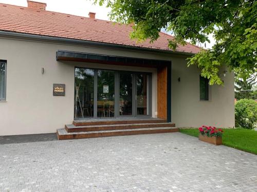 B&B Etyek - Völgy Vendégház - Bed and Breakfast Etyek