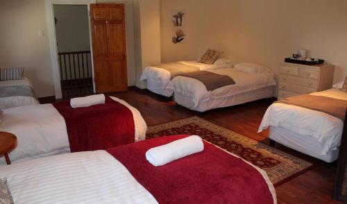 Kearsney Manor Kearsney Manor is conveniently located in the popular Umhlanga Rocks area. The property features a wide range of facilities to make your stay a pleasant experience. Free Wi-Fi in all rooms, shrine, da