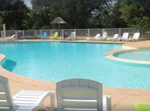 Maison de 3 chambres avec piscine partagee jardin amenage et wifi a Lecci a 1 km de la plage - Location saisonnière - Lecci