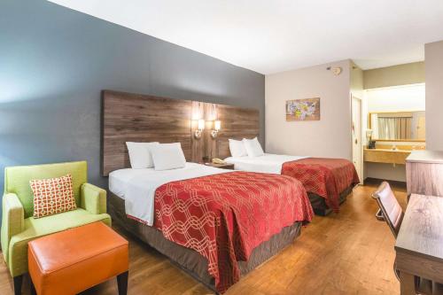 Queen Room with Two Queen Beds - Non-Smoking