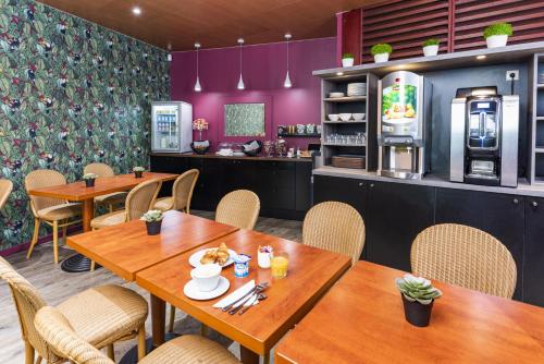 Food and beverages, Teneo Apparthotel Bordeaux Gare Saint Jean near Le Tregey