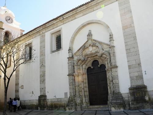 Setúbal Typical Home - image 5