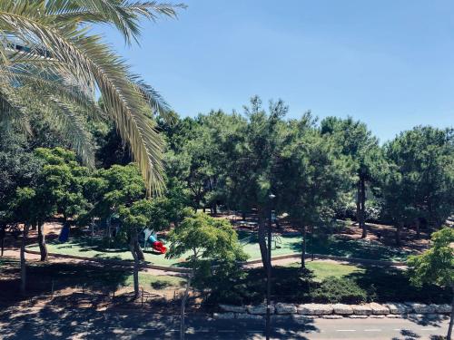 View, Cosy room near IDC & Center- Herzliya Homestay in Herzliya City Center