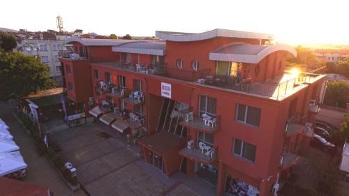 Red Hotel - image 2