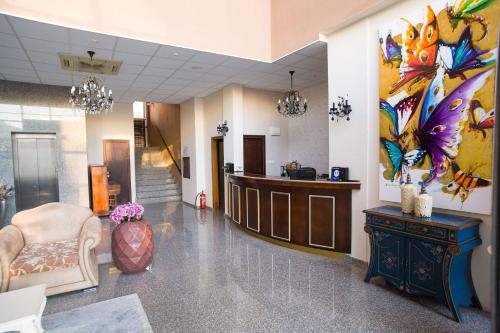 Red Hotel - image 13