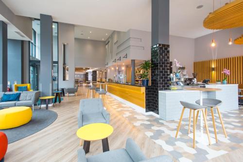 Holiday Inn Express Leeds City Centre - Armouries an IHG Hotel - image 5