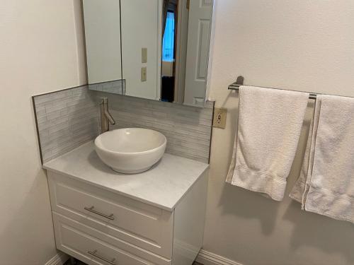 1 Bedroom Villa 8 at Lakeview - image 2