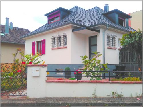 Colmar chambre privée chez l'habitant , près de l'hôpital Pasteur et gare - Pension de famille - Colmar