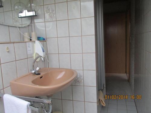 Bathroom, Hotel Schauenburg in Tholey