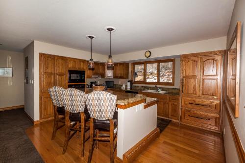 Enclave #4 by Summit County Mountain Retreats - image 3