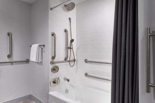 Hyatt Centric Old Town Alexandria - image 3