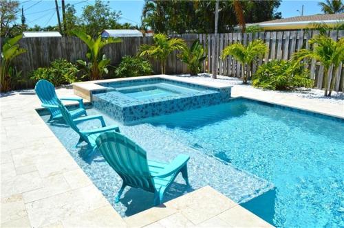 Private heated pool , resort style home , minutes from the beach Deerfield Beach