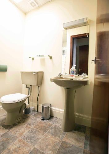 Adelphi Holiday Flats - image 6