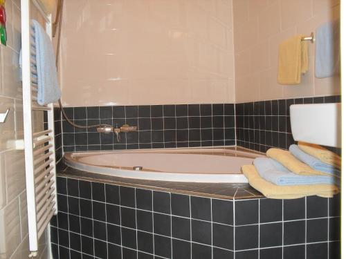 Bathroom, Hotel Hoogland Zandvoort aan Zee in Zandvoort