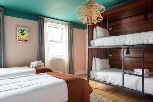 Selina Brighton - image 13