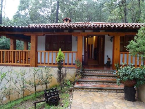Charming Chalet / Cabana Encantadora