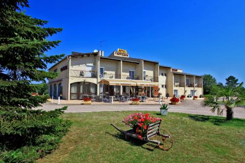 Hotel Restaurant Logis Le Tropicana - 출입구