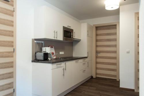 Two-Bedroom Apartment with Balcony (2-4 Adults)