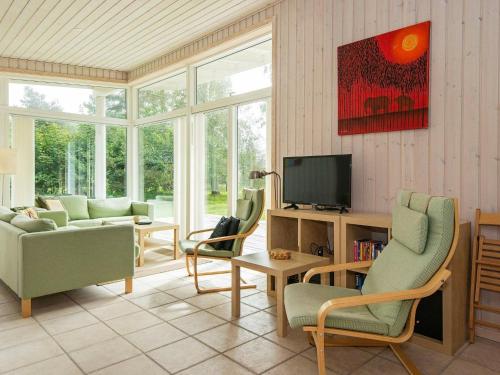 Three-Bedroom Holiday home in Knebel 18 - image 6