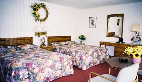 Queen Room with Two Queen Beds