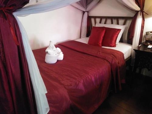 Tri Yaan Na Ros Colonial House Hotel