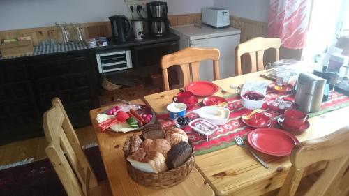 Food and beverages, Kalda Talu in Tolliste