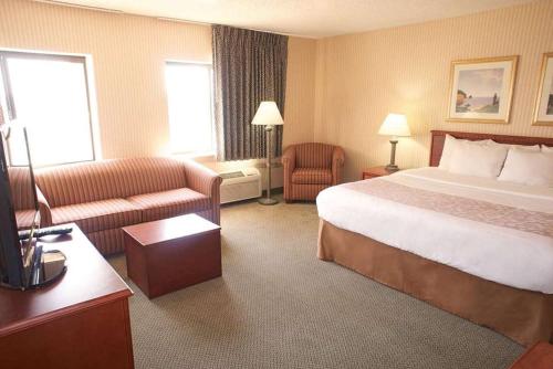 La Quinta Inn & Suites by Wyndham Detroit Southgate