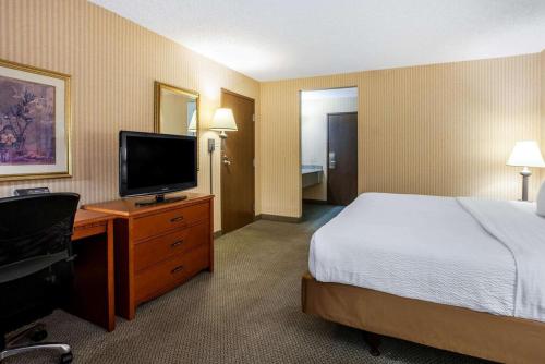 La Quinta Inn & Suites by Wyndham Detroit Southgate