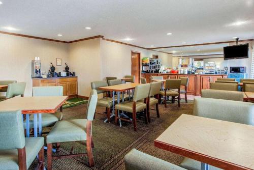 La Quinta Inn & Suites by Wyndham Detroit Southgate