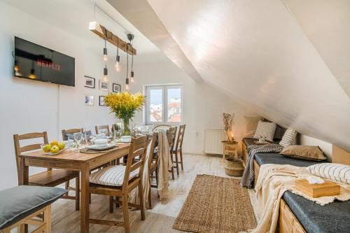 APTs in OLD TOWN PRAGUE by Michal&Friends, Praha