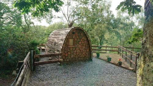 Owl Hut Cosy Ensuite Pod Snowdonia Coast Sleeps 2 in Arthog