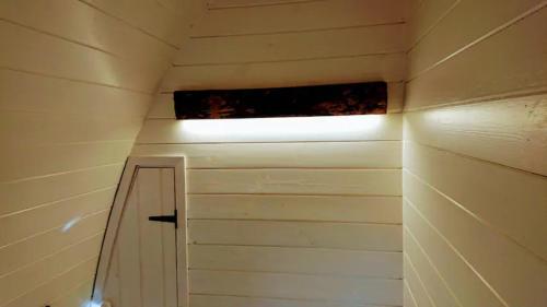 Owl Hut Cosy Ensuite Pod Snowdonia Coast Sleeps 2 in Arthog