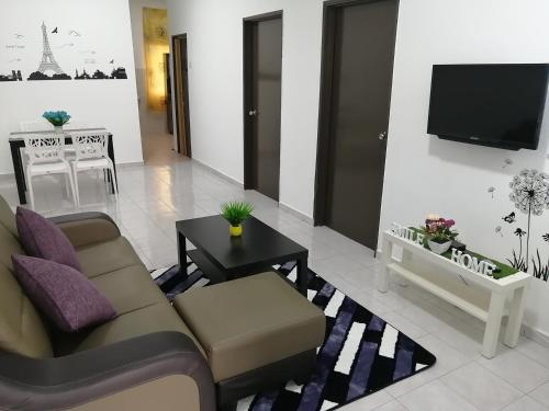 SKYHOMESTAY TELOK PANGLIMA GARANG in Jenjarom