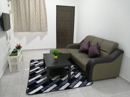 SKYHOMESTAY TELOK PANGLIMA GARANG in Jenjarom