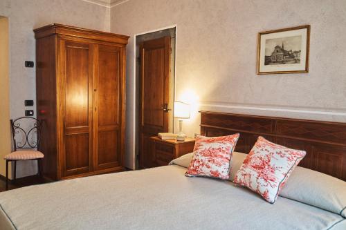 Superior Double Room image 10