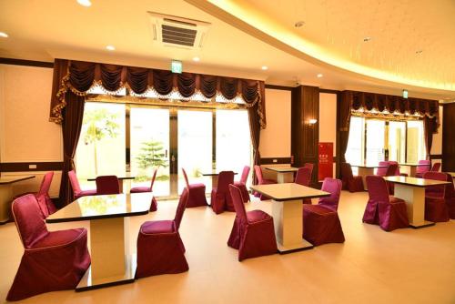 Restaurant, Chuan Cheng Castle Hotel near Penghu Wanganyu
