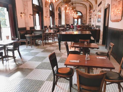 Callas House - image 9