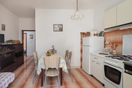 Apartments near beach Babic, Split (Foto 6)