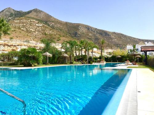 Bayview, Benalmadena - Luxurious home with views, garden, community pool and a padel court